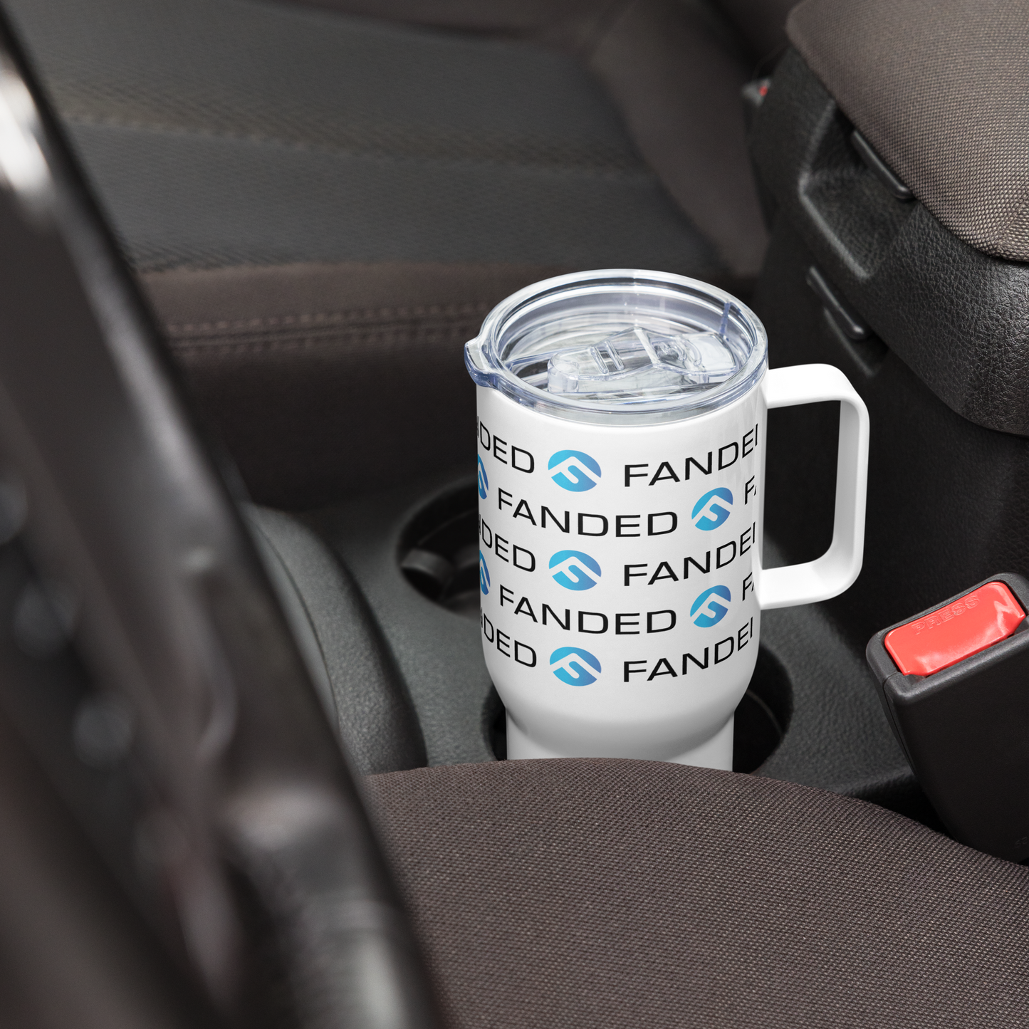 FANDED STAPLE - Travel mug with a handle